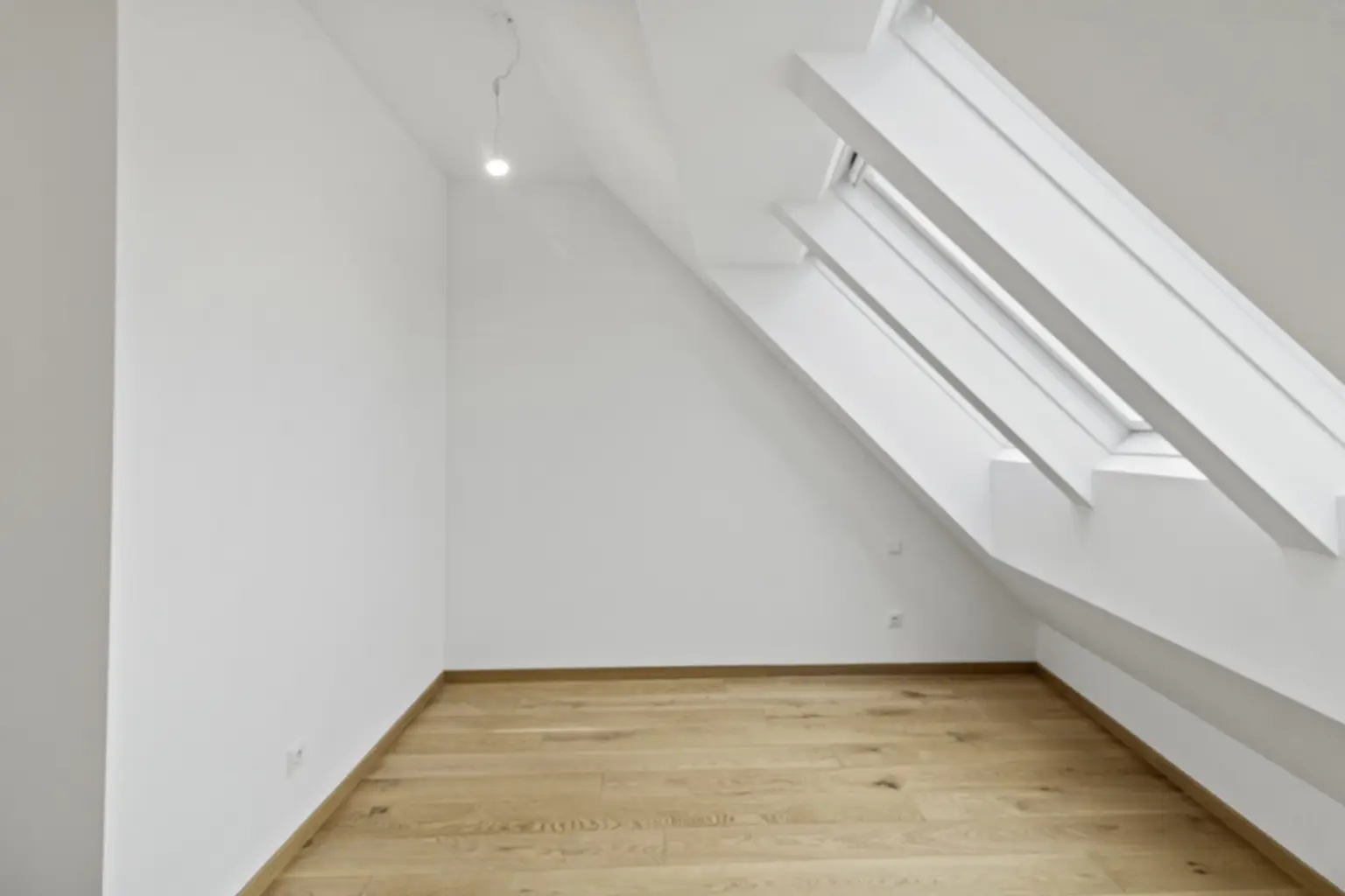 N | ++ NEU ++ STILVOLLE VIER Zimmer mit DACHTERRASSE + Küchengutschein | Prima Service Immobilien