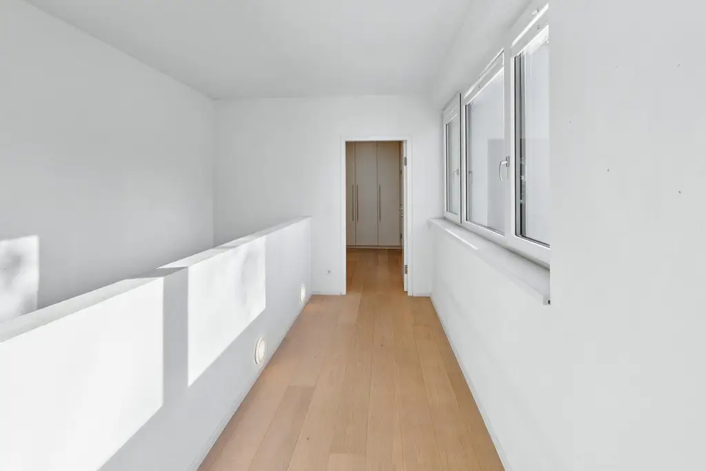 Exklusive Luxusvilla in absoluter Ruhelage mit Pool!