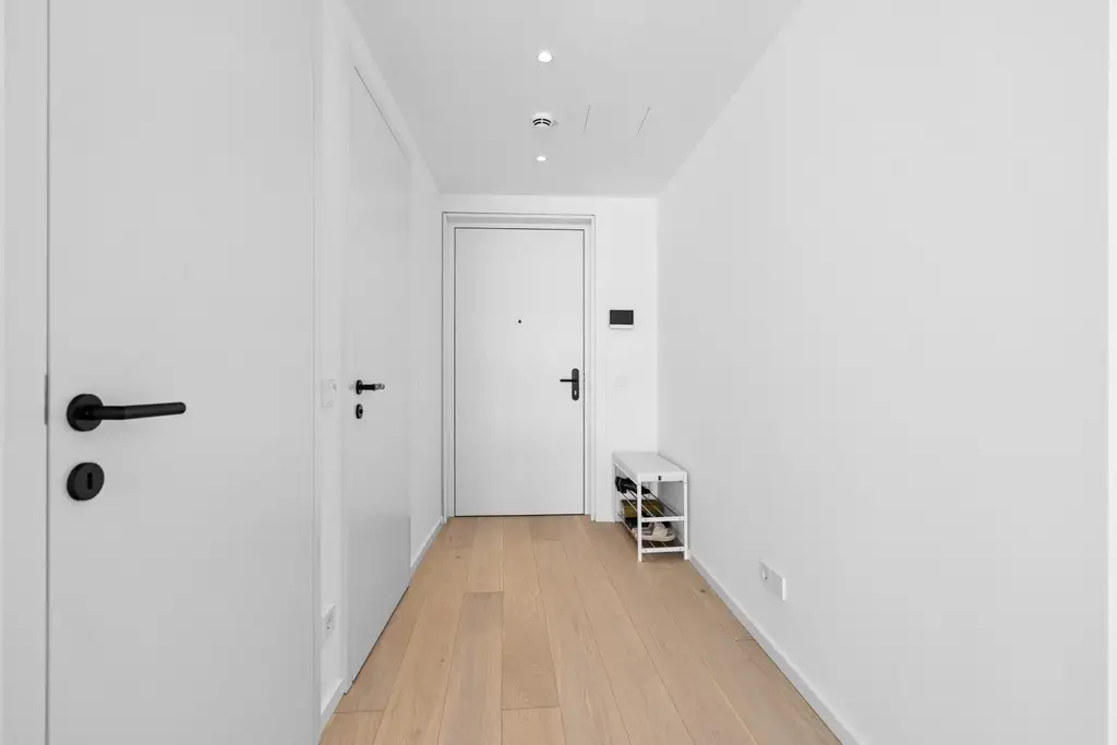 "Vollmöbliert Danube Flat"