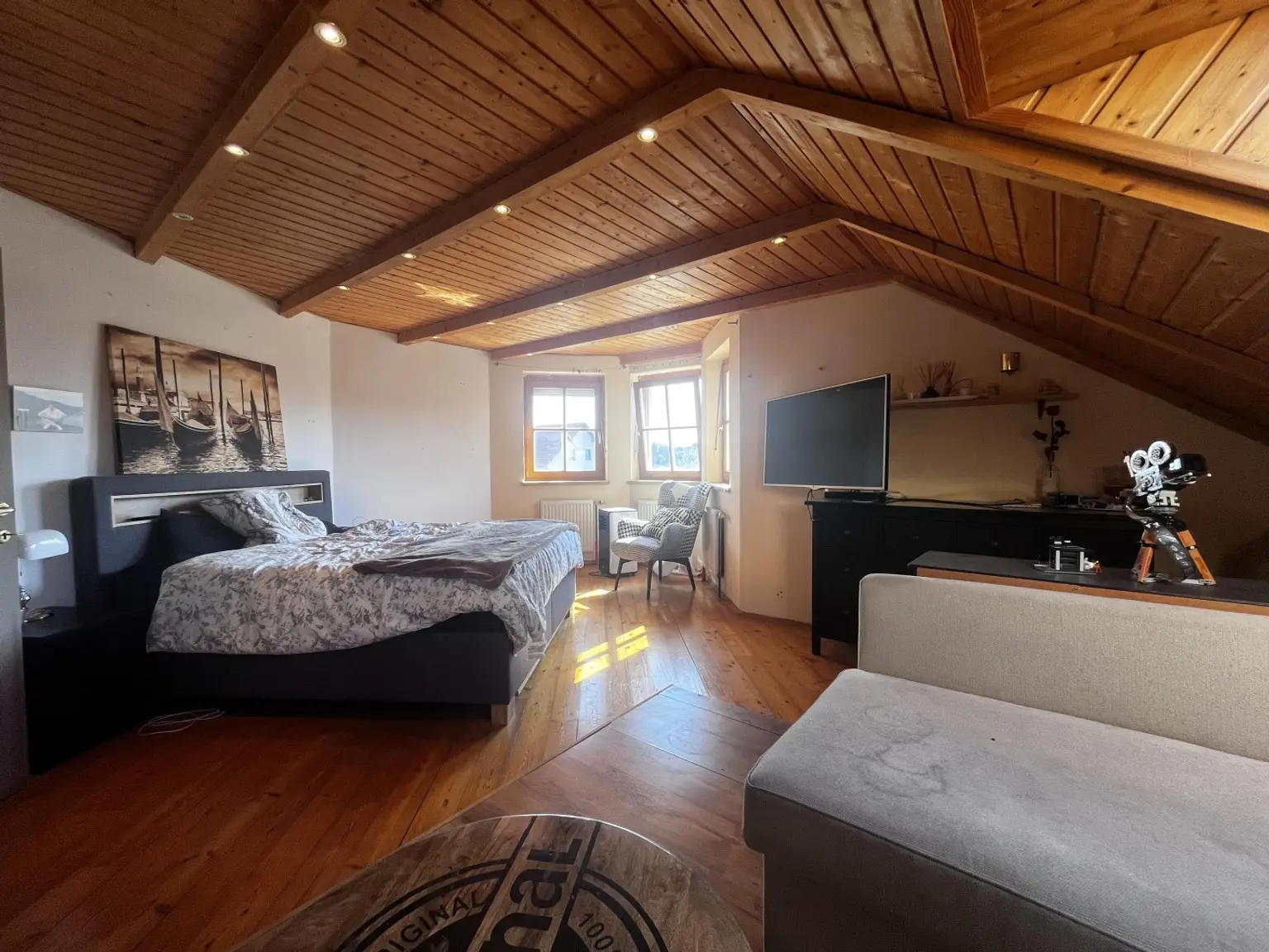 "Solides, Charmantes Haus mit Garten und Pool"