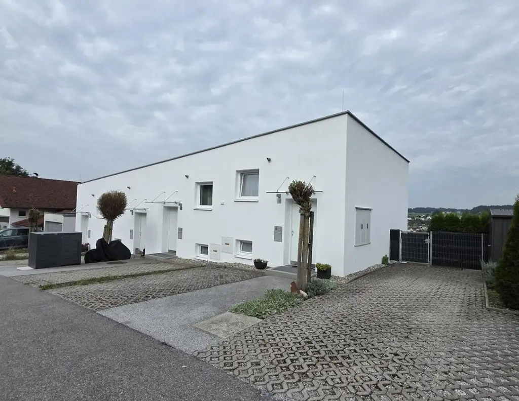 "Pension gesichert" - Vorsorge-Reihenhausanlage am Sonnenhang in Seekirchen