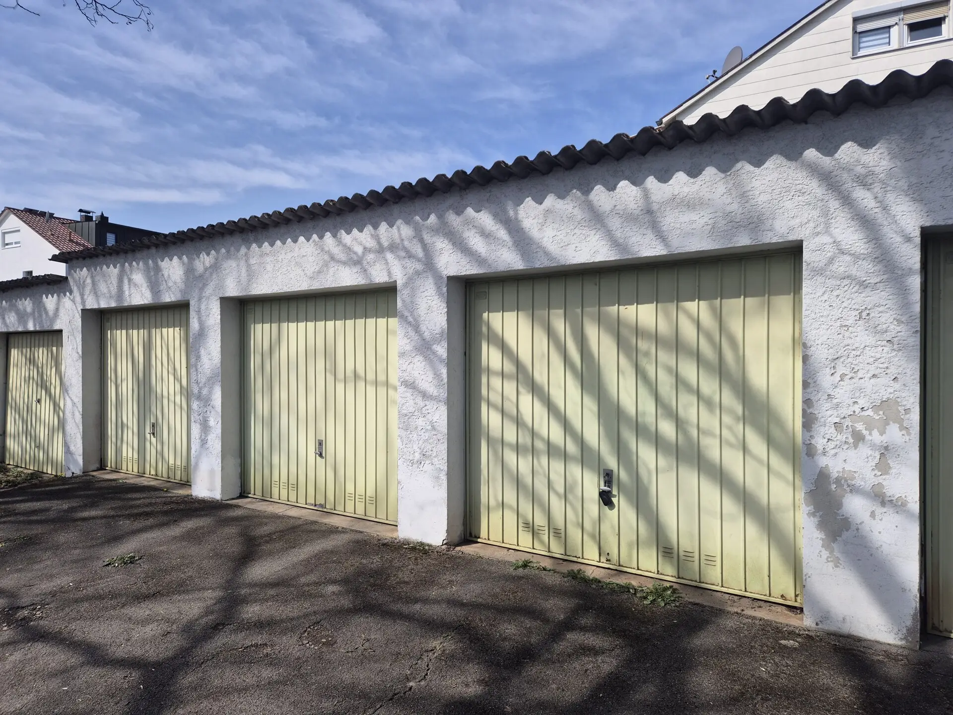 Garage 100m vom Haus entfernt, im Preis inkludiert