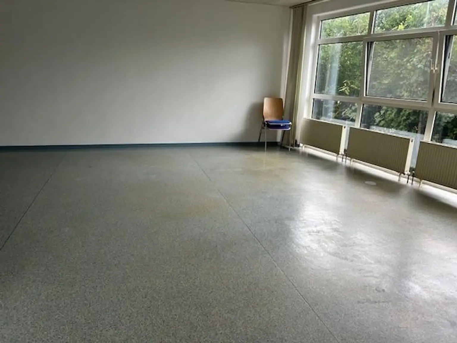 2 Büroflächen in Traun direkt an der B 1 zu vermieten    175 m2 und 170 m2