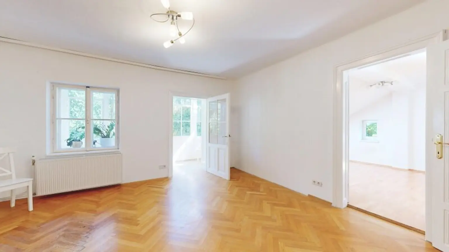 Gemütliche Dachgeschoss-Wohnung | Veranda | Grünlage | gute Verkehrsanbindung