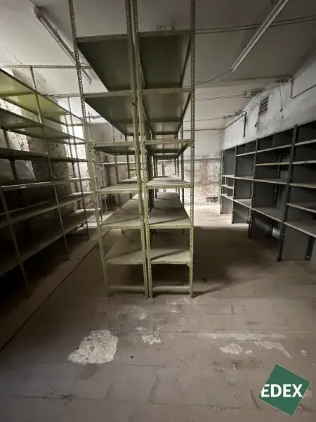 Freundliches Lager im 15. Wiener Gemeindebezirk