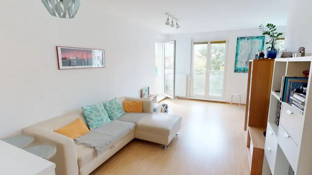 Helle 2-Zimmer-Wohnung mit Balkon & TG-Platz