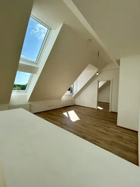 Moderne Dachgeschoßwohnung in Klosterneuburg: 75m² Erstbezug mit Terrasse!
