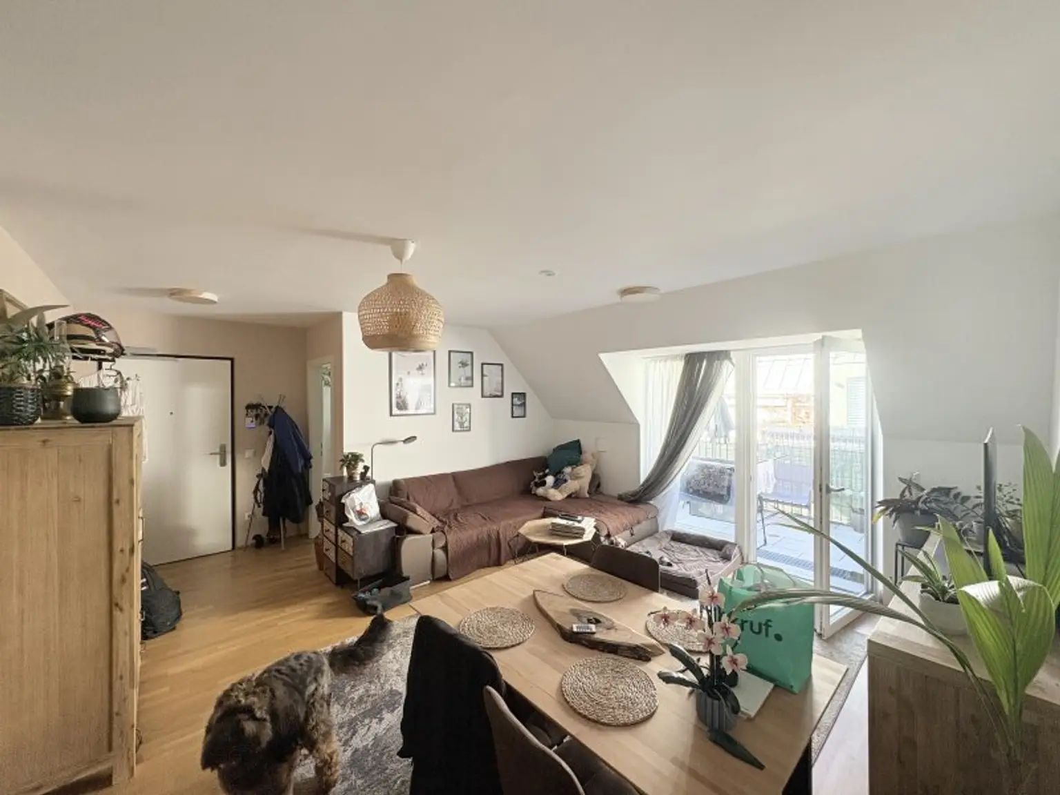 Neuwertige Wohnung im 1. Dachgeschoss mit Balkon in 1110 Wien – Ihr neues Zuhause!