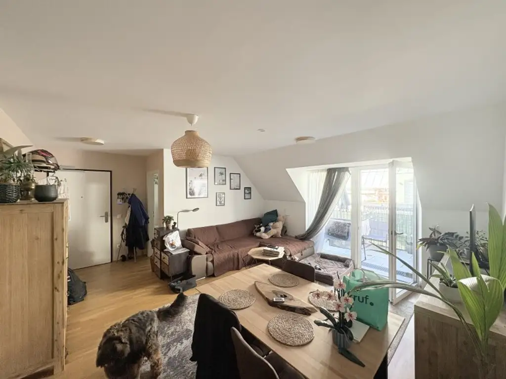 Neuwertige Wohnung im 1. Dachgeschoss mit Balkon in 1110 Wien – Ihr neues Zuhause!