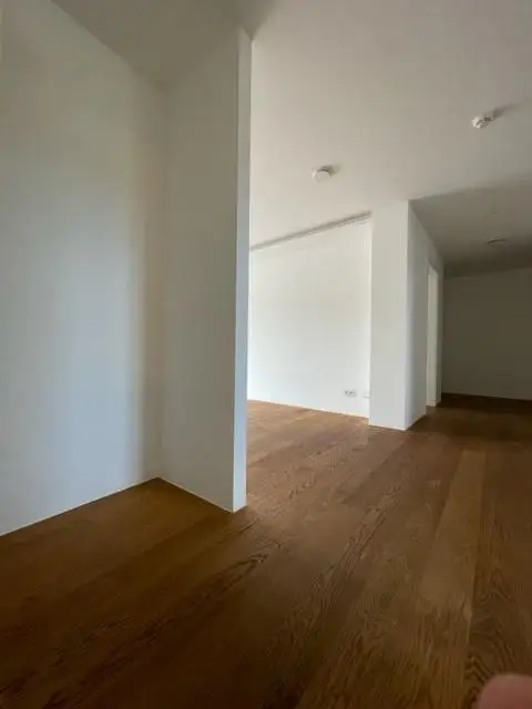 Traumhaftes 2,5-Zimmer-Penthouse mit großer Terrasse - verfügbar ab November 2025