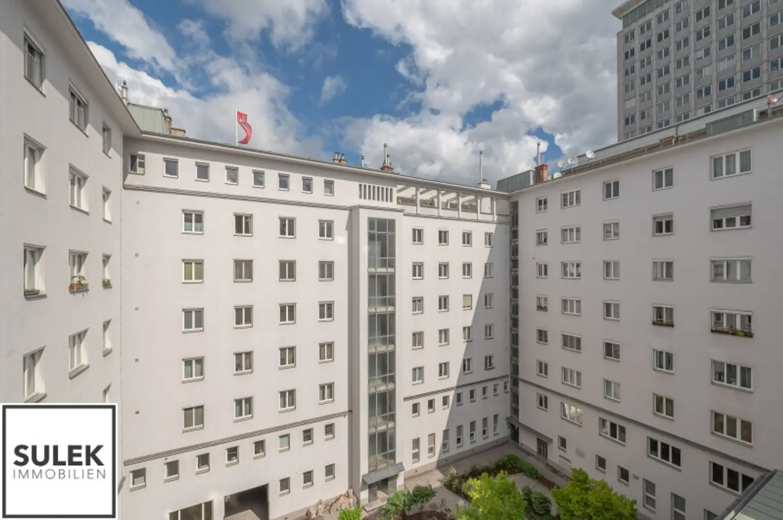 schöne 2 Zimmer Wohnung in bester Innenstadtlage - ab Oktober beziehbar! (Erstbezug nach Sanierung)