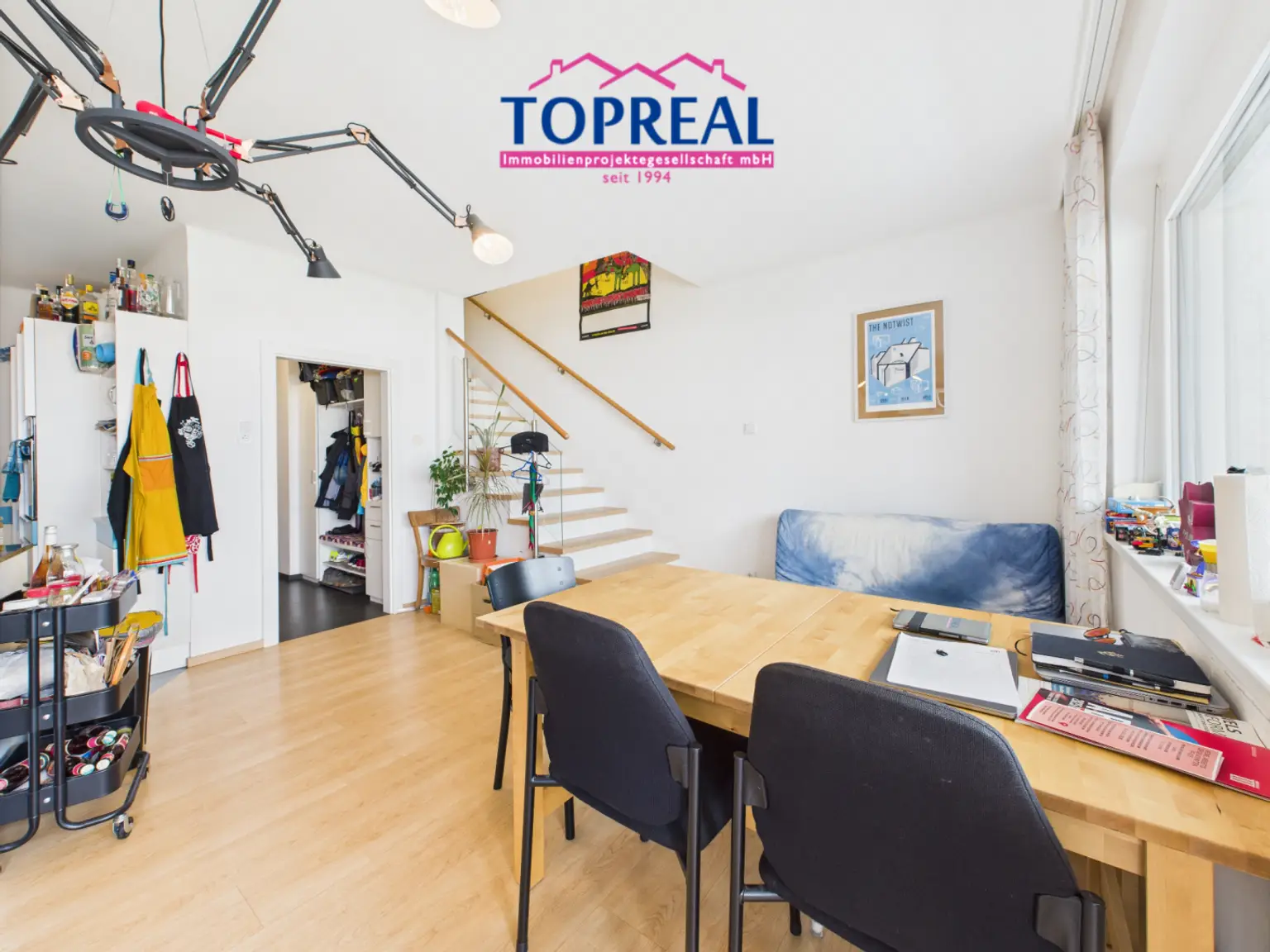 Über den Dächern von Wels: Modernisierte 4-Zimmer-Wohnung mit Balkon, Traunsteinblick & Entwicklungspotenzial