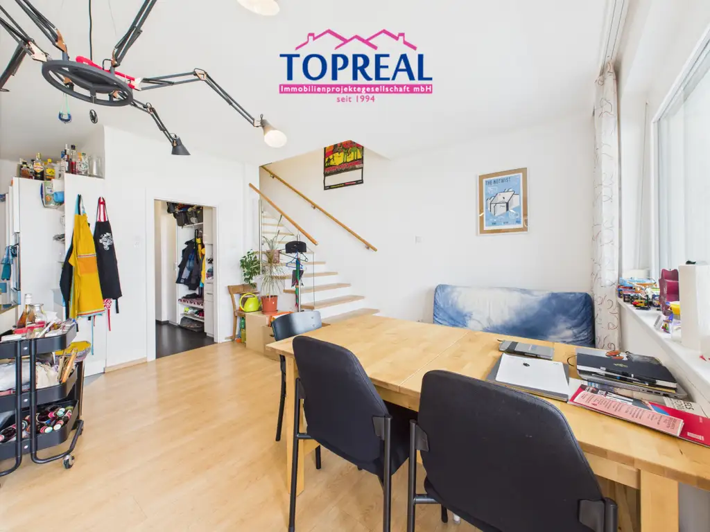 Über den Dächern von Wels: Modernisierte 4-Zimmer-Wohnung mit Balkon, Traunsteinblick & Entwicklungspotenzial