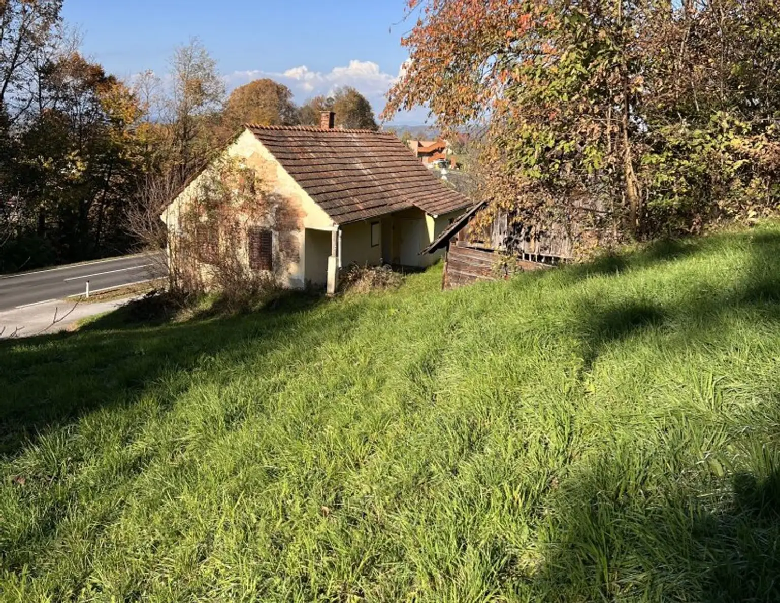 ++LOIPERSDORF++ Renovierungsbedürftiges Häuschen an der Thermenstraße zu verkaufen!