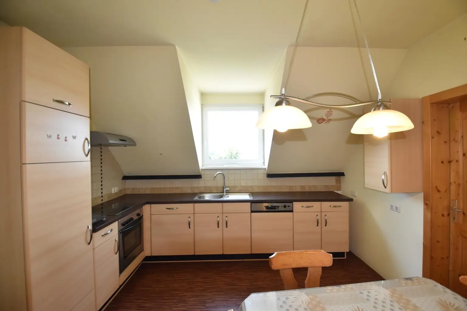 Großzügiges Wohnhaus mit zwei Wohneinheiten