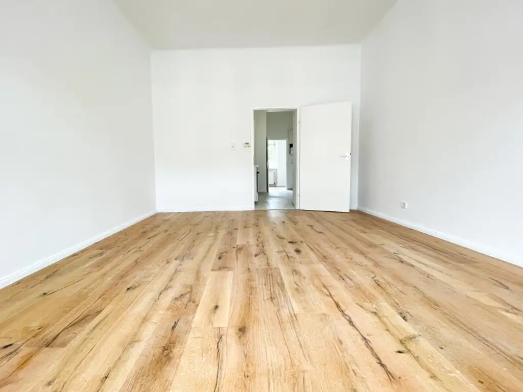 NÄHE AUGARTEN: helle sanierte 3-Zimmerwohnung inkl. neuer Küche und neuem Bad