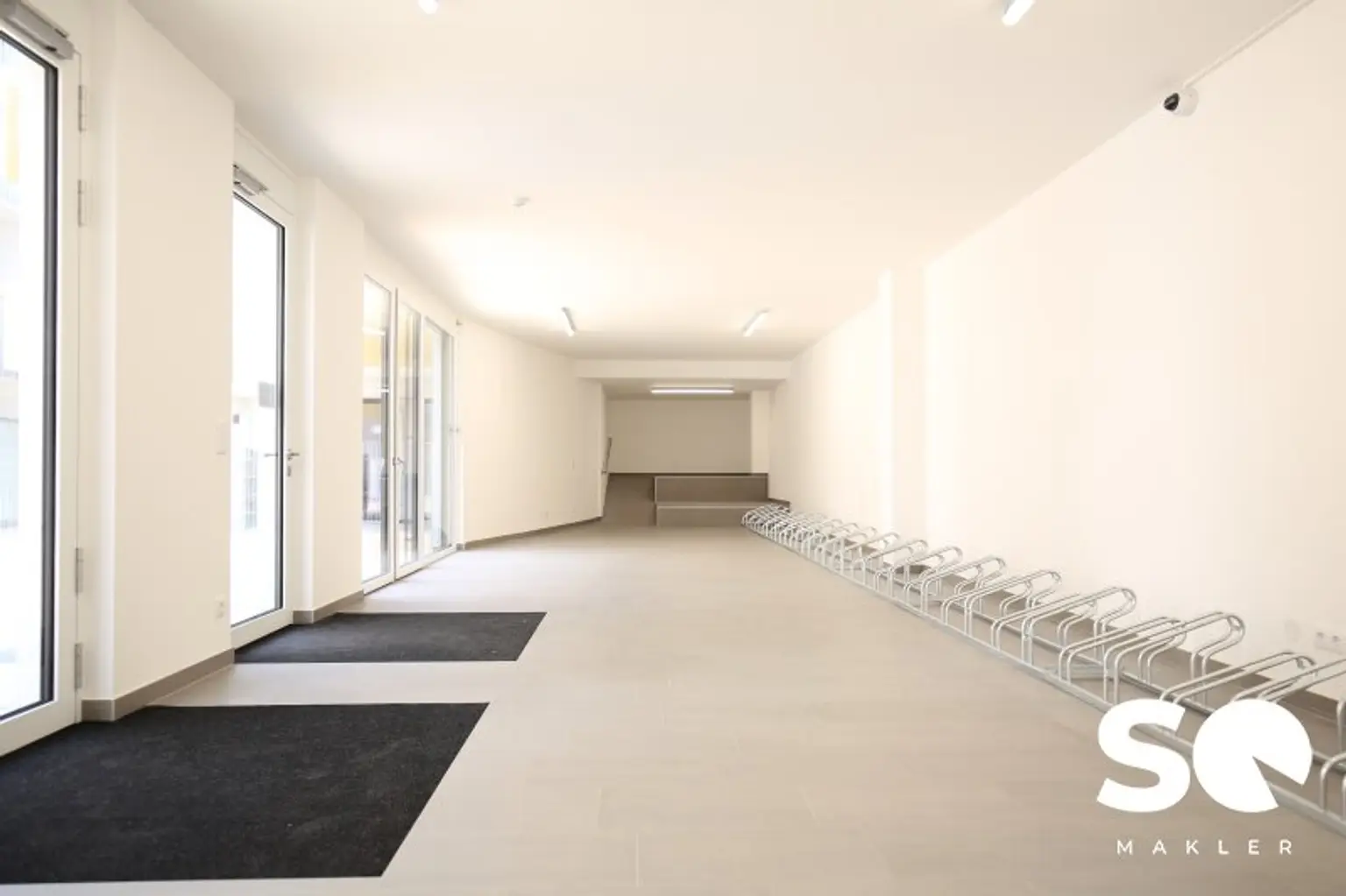 # SQ - TOP INVESTMENT - NEUBAUWOHNUNG - 2 ZIMMER im EG MIT LOGGIA - BEFRISTET VERMIETET BIS 28.02.2026 - TOP 22 - NETTO RENDITE ca. 3,5%