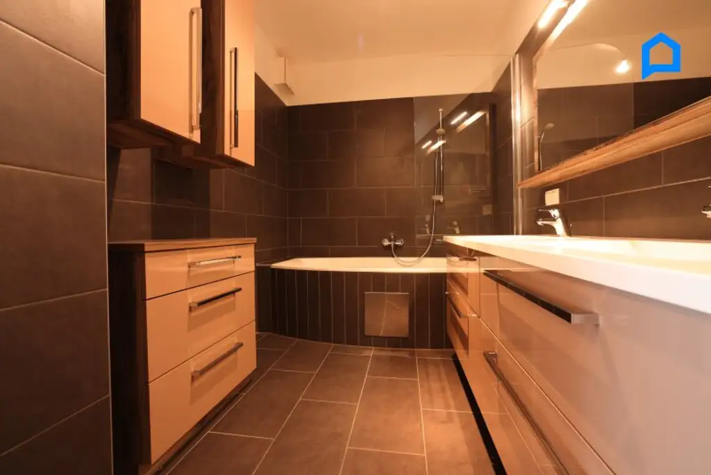 * CITY GATE TOWER * Weitblick über Wien * helle 3 Zimmer * große Loggia* Balkon* Top Küche* Klimaanlage *