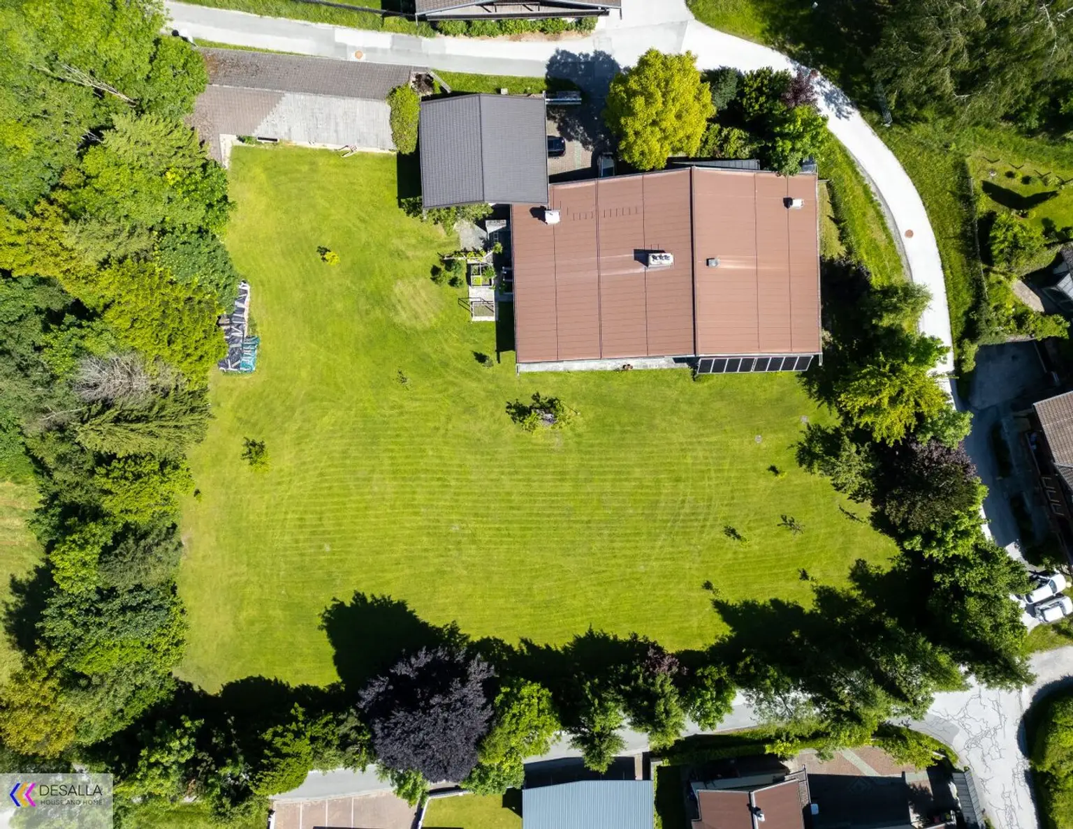 Besondere Villa in Aufhausen - Hallenbad, Kitzsteinhorn-Blick & 4.500 m² Gartenidylle