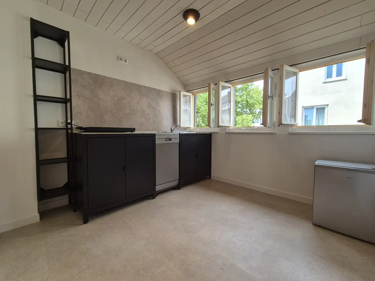 Schicke, neu renovierte 3-Zimmer-DG-Wohnung mit Einbauküche über den Dächern Böblingens - Foto 1