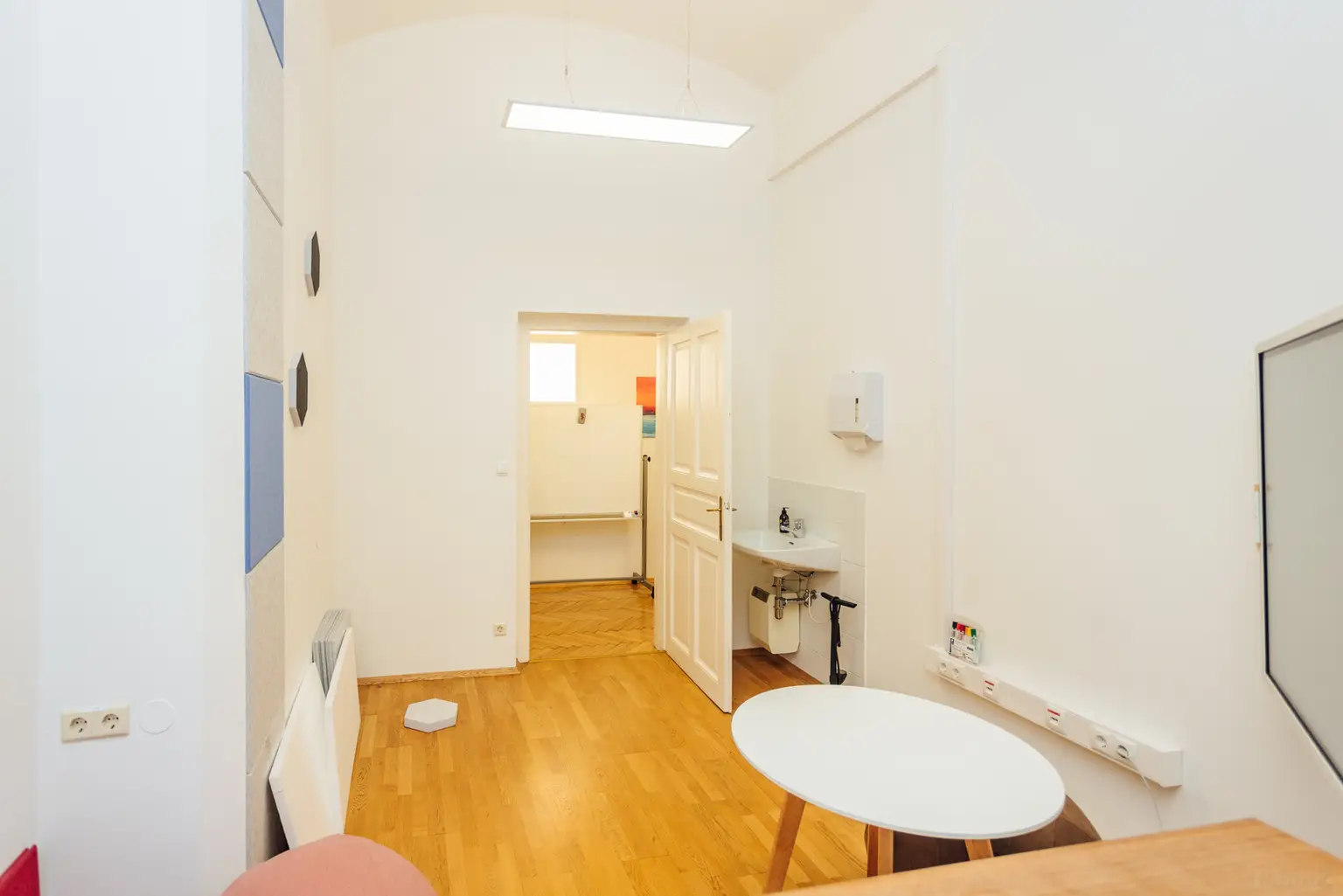 Besprechungsraum - Büroraum IV mit Balkon