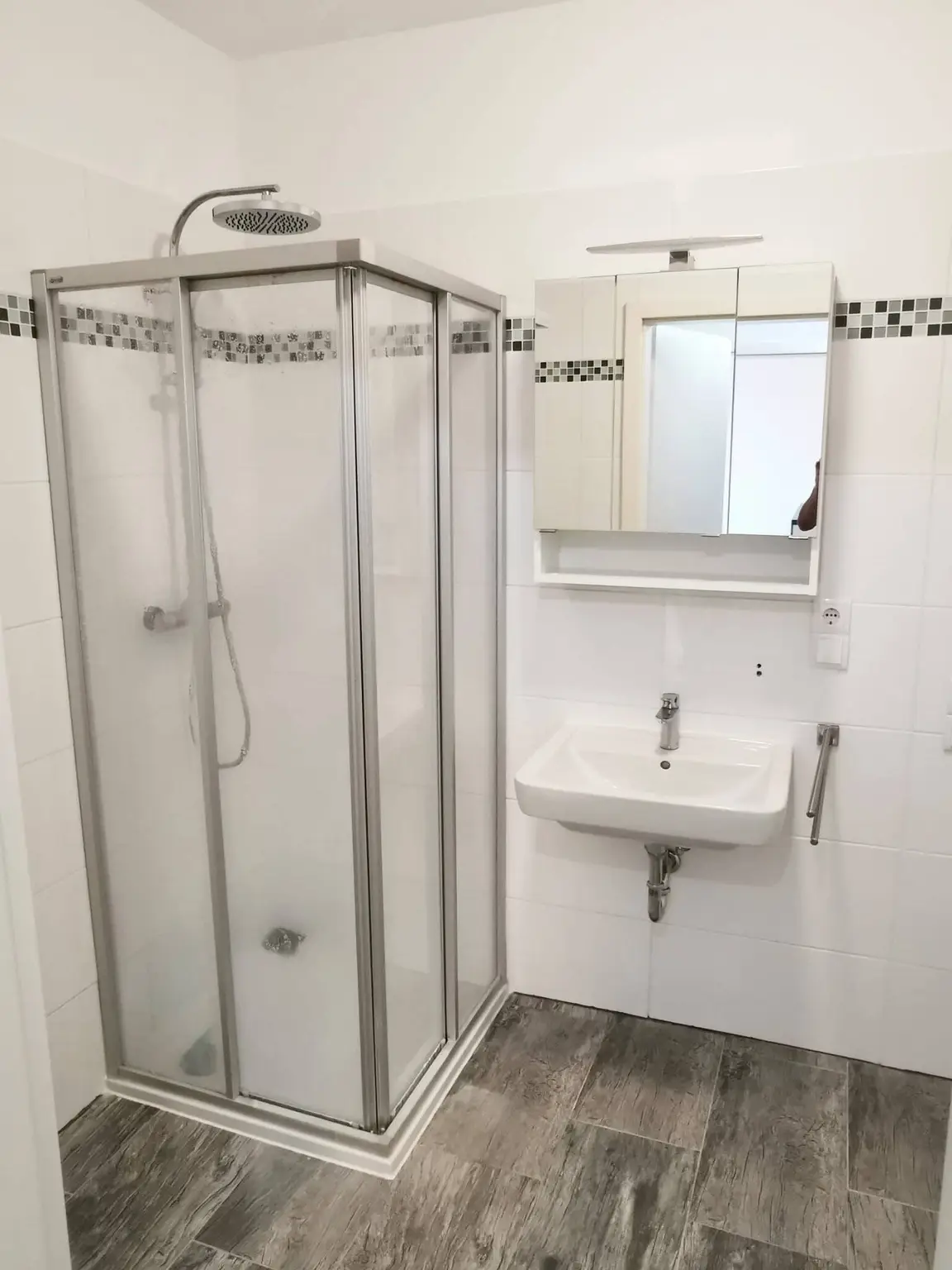 Helle 2-Zi-Wohnung mit Balkon & Stellplatz in Bad Erlach