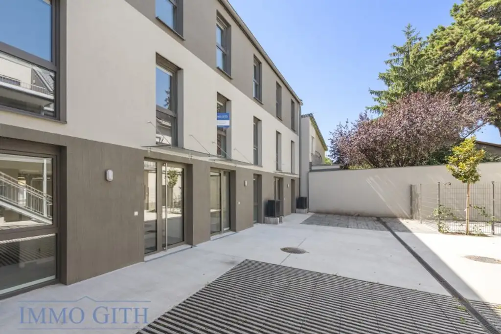 EXKLUSIVES TOWNHOUSE MIT GARTEN, PV-ANLAGE & DESIGNAUSSTATTUNG ZU KAUFEN – WIEN DIREKT VOR DER TÜR