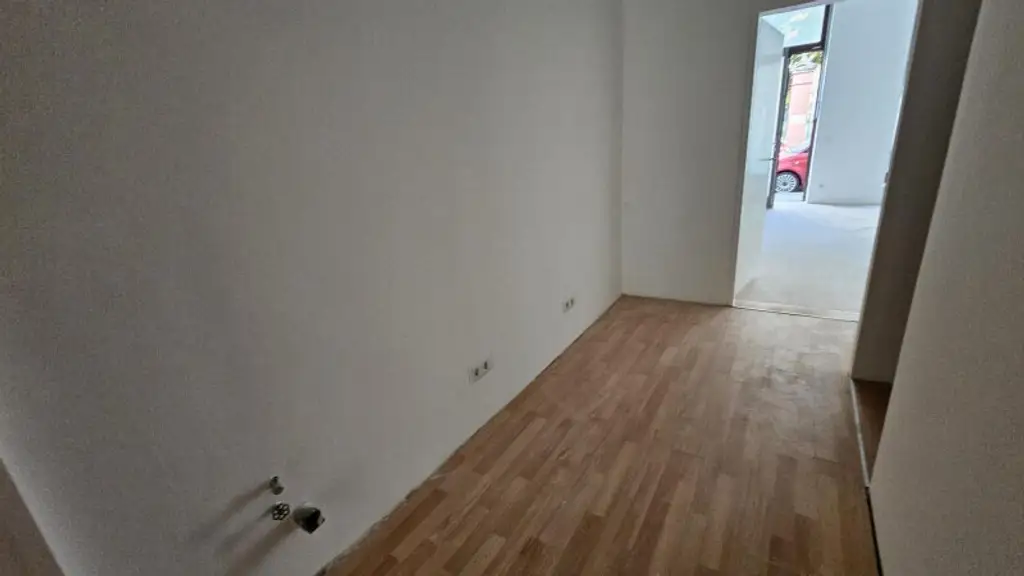 Unbefristetes Portallokal - 59 m2, 2 Zimmer plus Lagerraum - vielseitig verwendbar. Sofortbezug!