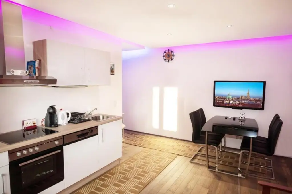 Nähe U6 "NIEDERHOFSTRASSE" & MEIDLINGER MARKT: komplett hofseitige 3-Zimmerwohnung