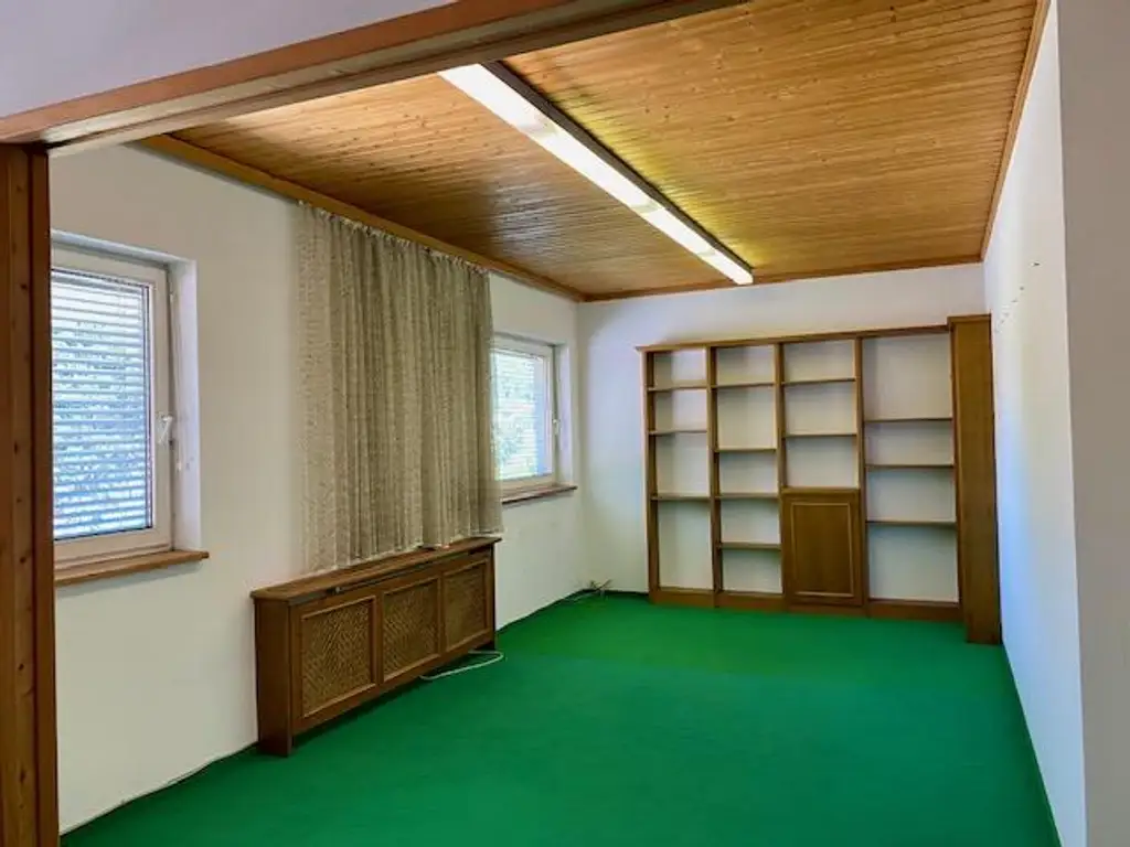Bürogebäude mit Halle in Zentrumslage! Sofort verfügbar!