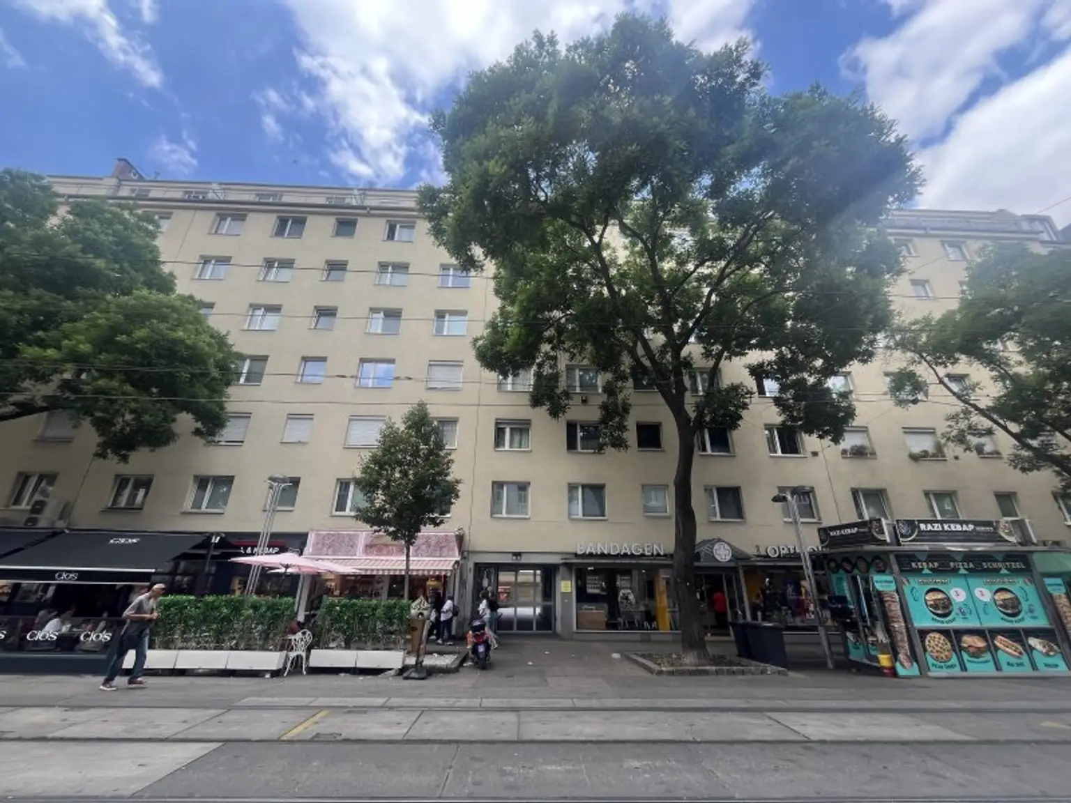 2,5 Zimmer Eigentum in saniertem Haus (U1 Nähe)