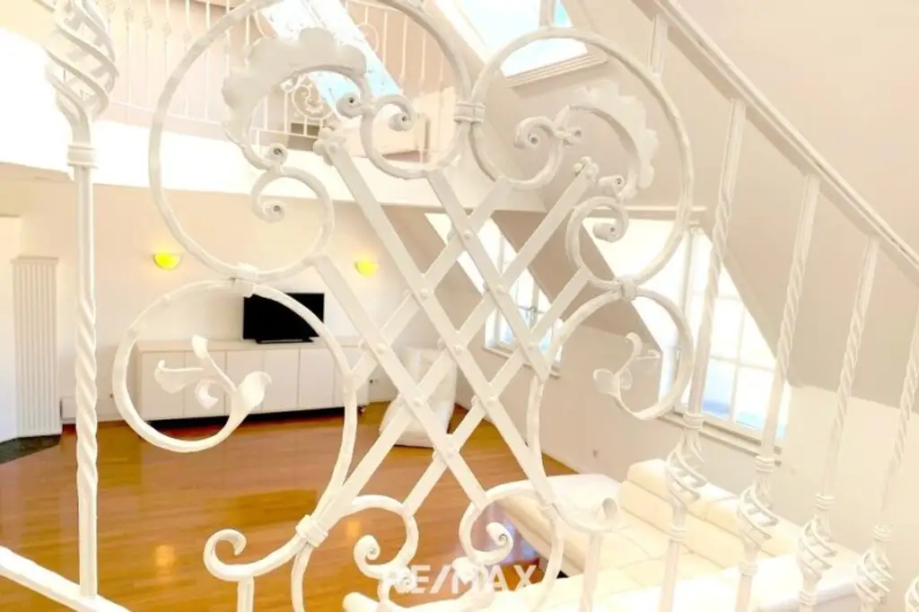 4 Zimmer -100m2 Dachterrasse