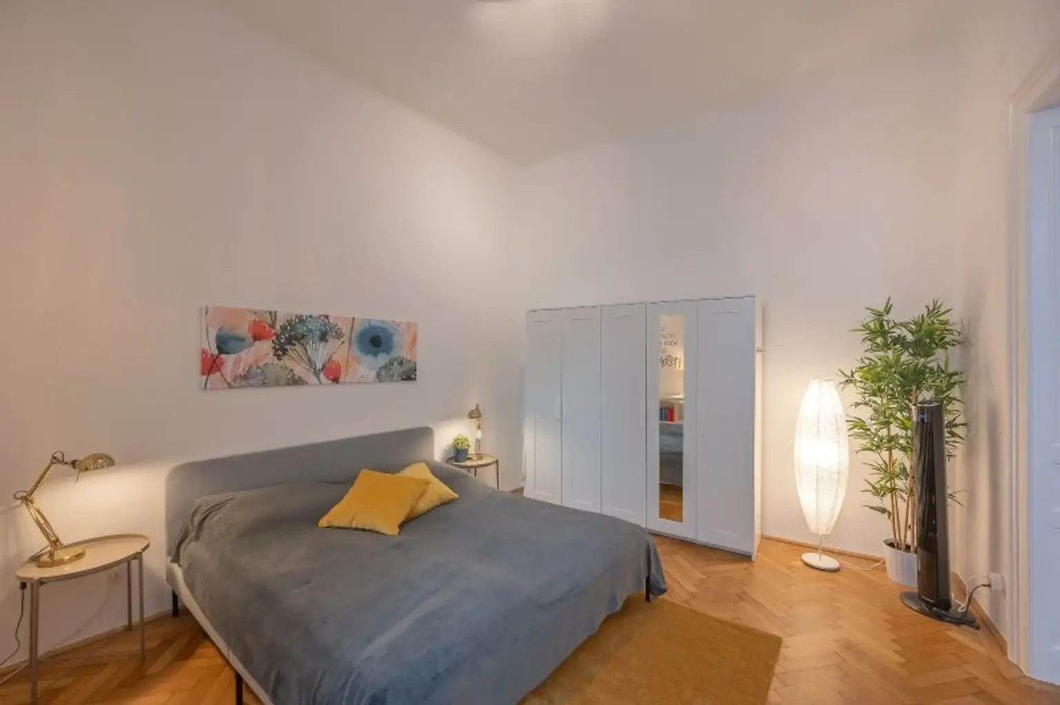 Altbau-Cityapartment komplett hofseitig & ruhig – sofort bezugsfertig | 3 Zimmer