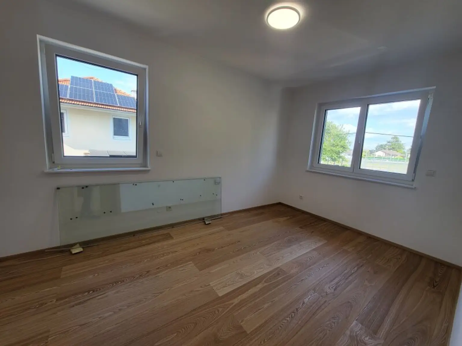ERSTBEZUG!! MODERNES EINFAMILIENHAUS AM NÖRDLICHEN STADTRAND VON WIEN - 1210 WIEN LEOPOLDAU.