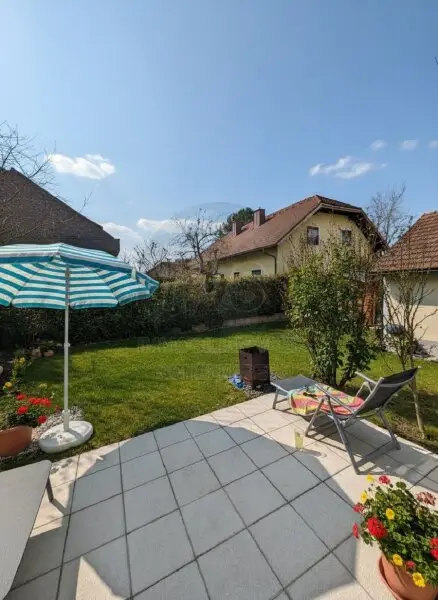 Sonniges Reihenhaus mit Garten!