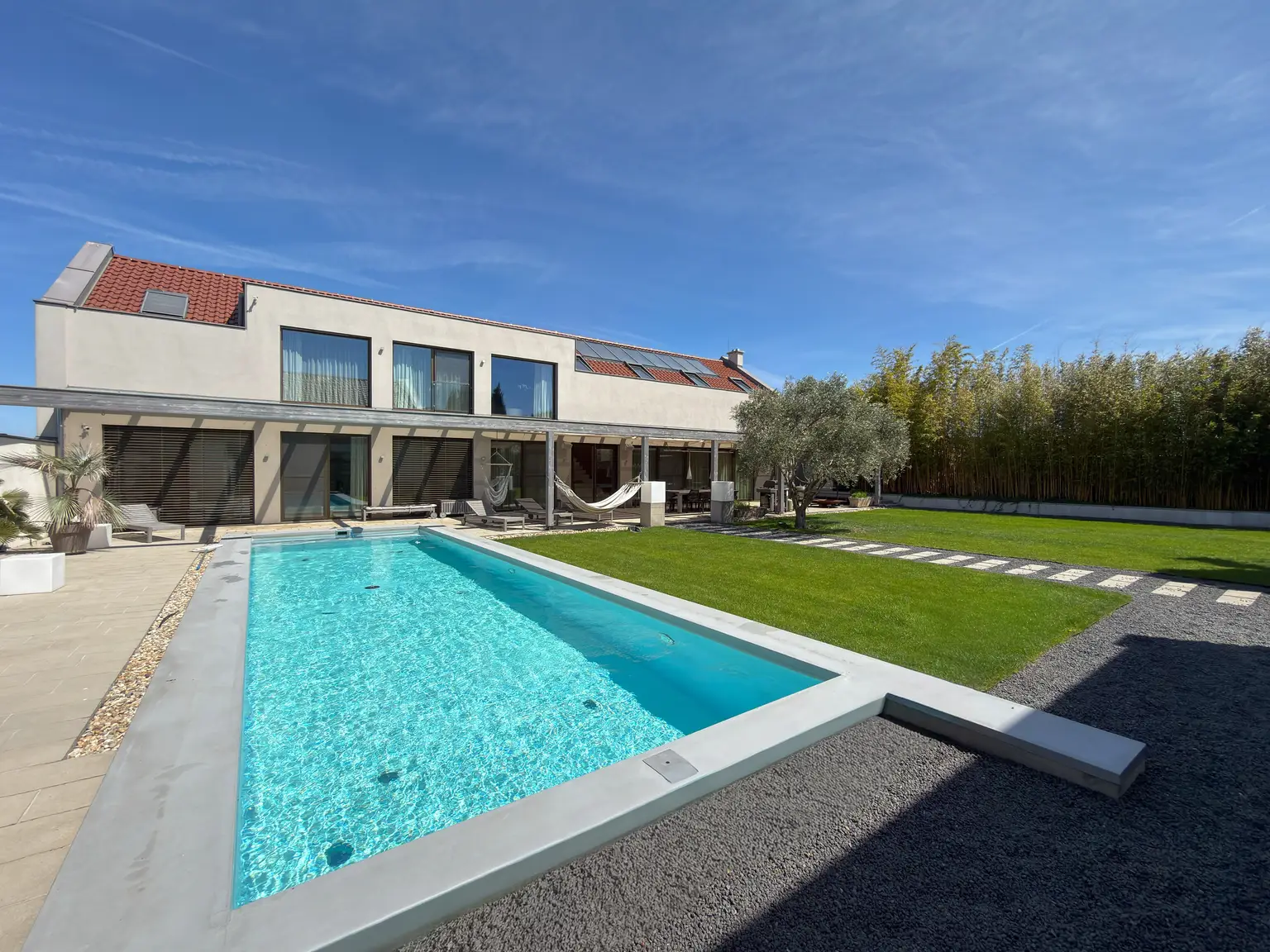Architektur-Juwel am Neusiedler See: Wenn Großzügigkeit auf absolute Privatsphäre trifft!