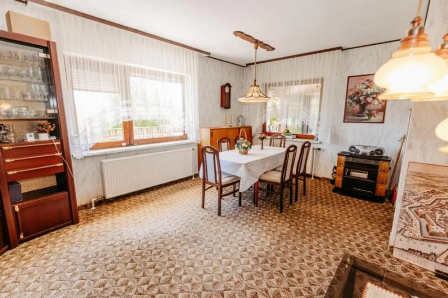 Elegantes, gepflegtes Einfamilienhaus mit Garage und uneinsehbarem Garten, Altbaumbestand