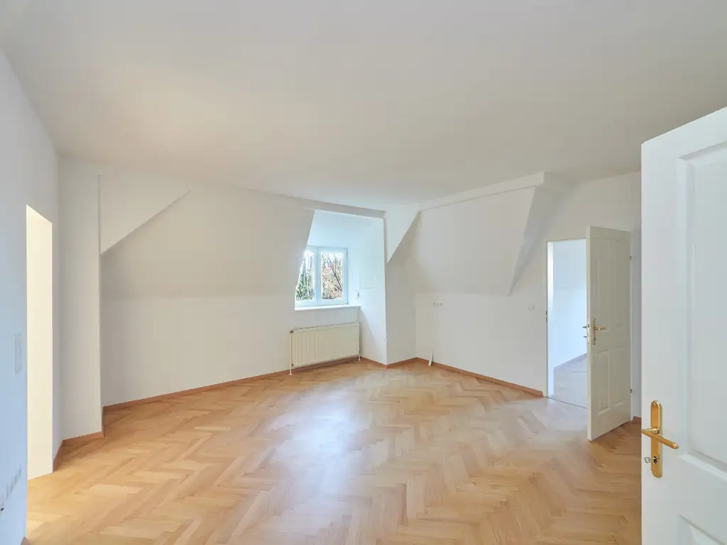 Naturnah wohnen nahe Lainzer Tiergarten – sanierte Dachgeschosswohnung