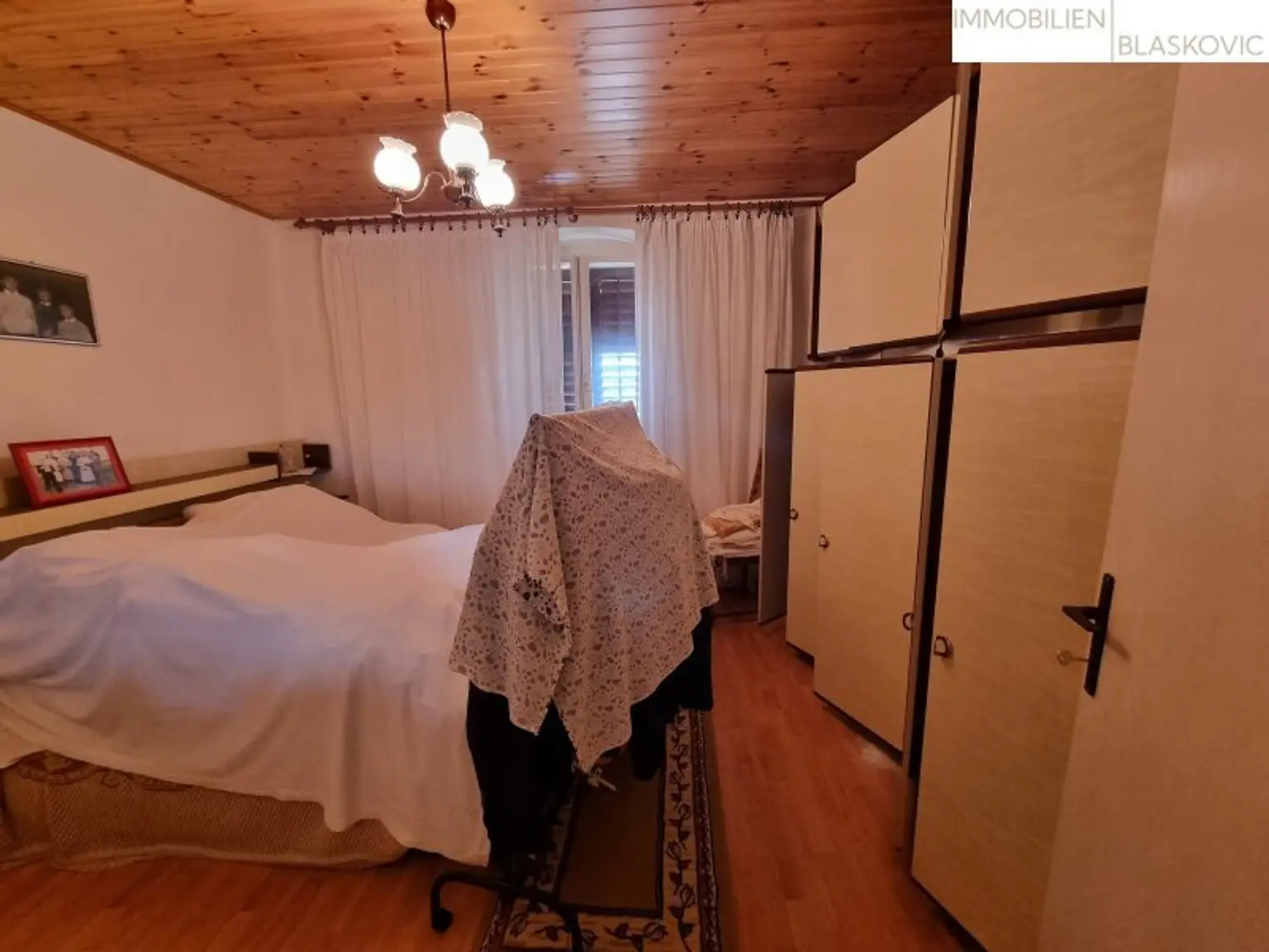 Steinhaus mit drei separaten Wohneinheiten und wunderbarem Meerblick - Kastelir-Labinci