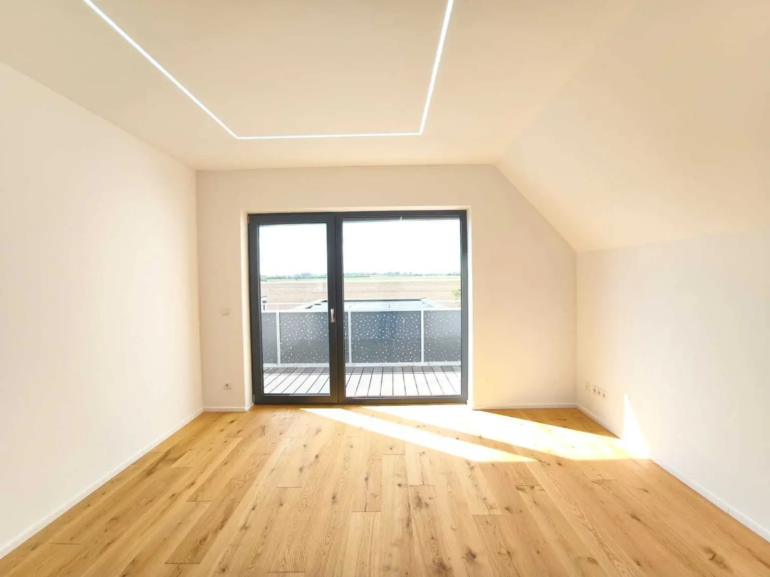 Zwei edle Doppelhaushälften zu vermieten: mit Poolhalle oder mit Sauna + Fitnessraum!