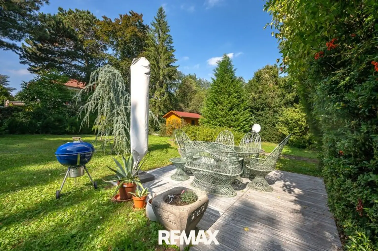 Gartenterrasse | Blick in den Garten