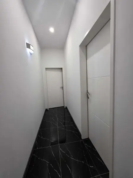 Moderne 3-Zimmer Wohnung, mit Balkon, hofseitig