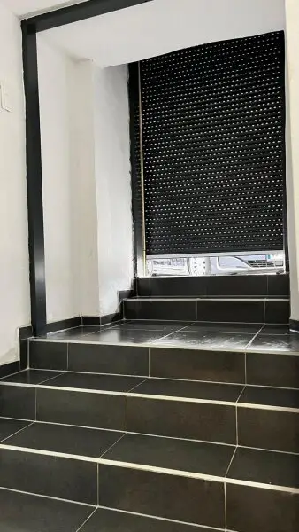 Frisch renovierte Lager- oder Gewerbefläche nahe Kardinal-Nagl-Platz