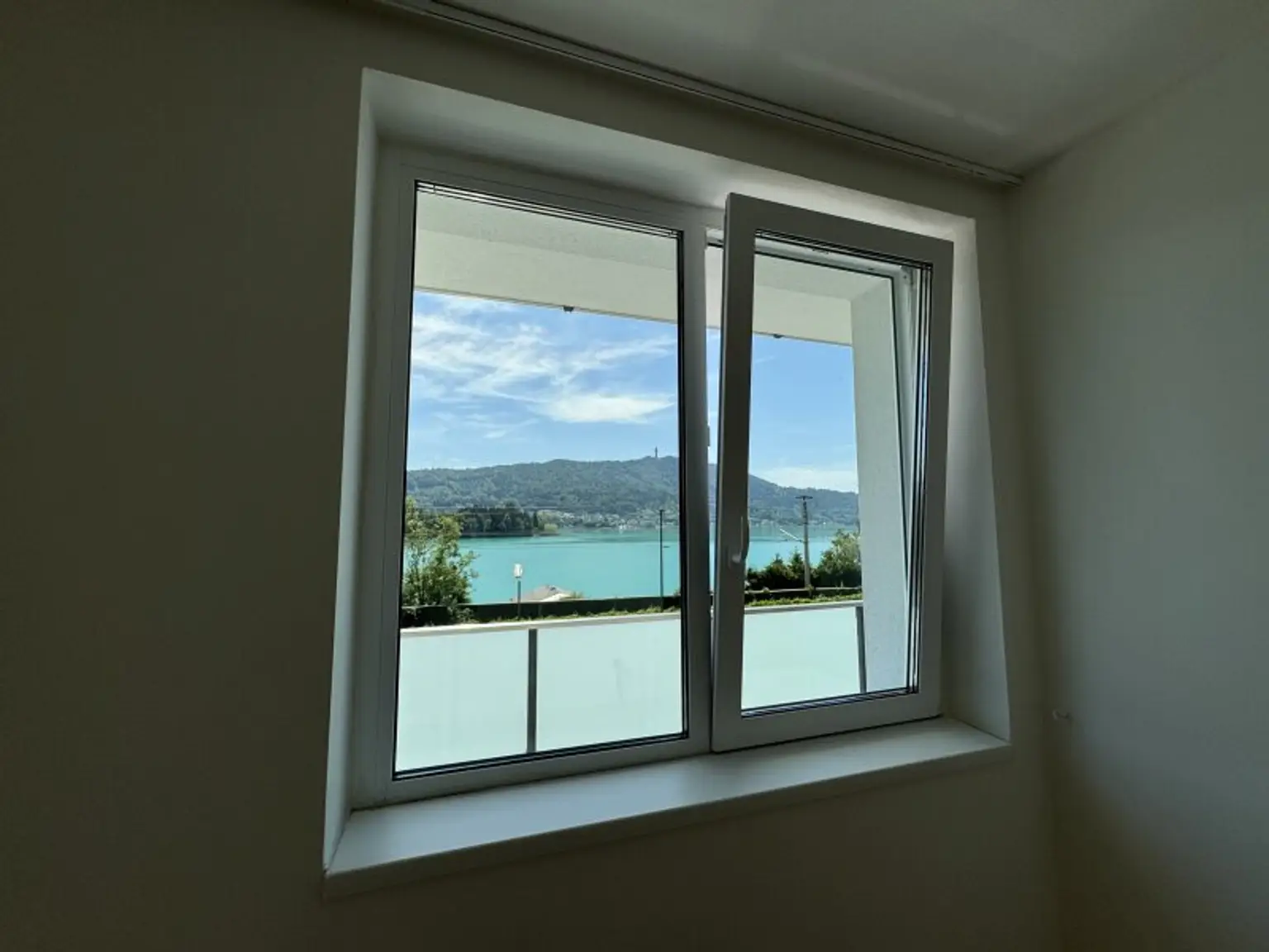 EXKLUSIVE 2-ZIMMER-WOHNUNG IN PÖRTSCHACH AM WÖRTHERSEE – ERSTBEZUG, 2 TERRASSEN & PARKPLATZ INKLUSIVE