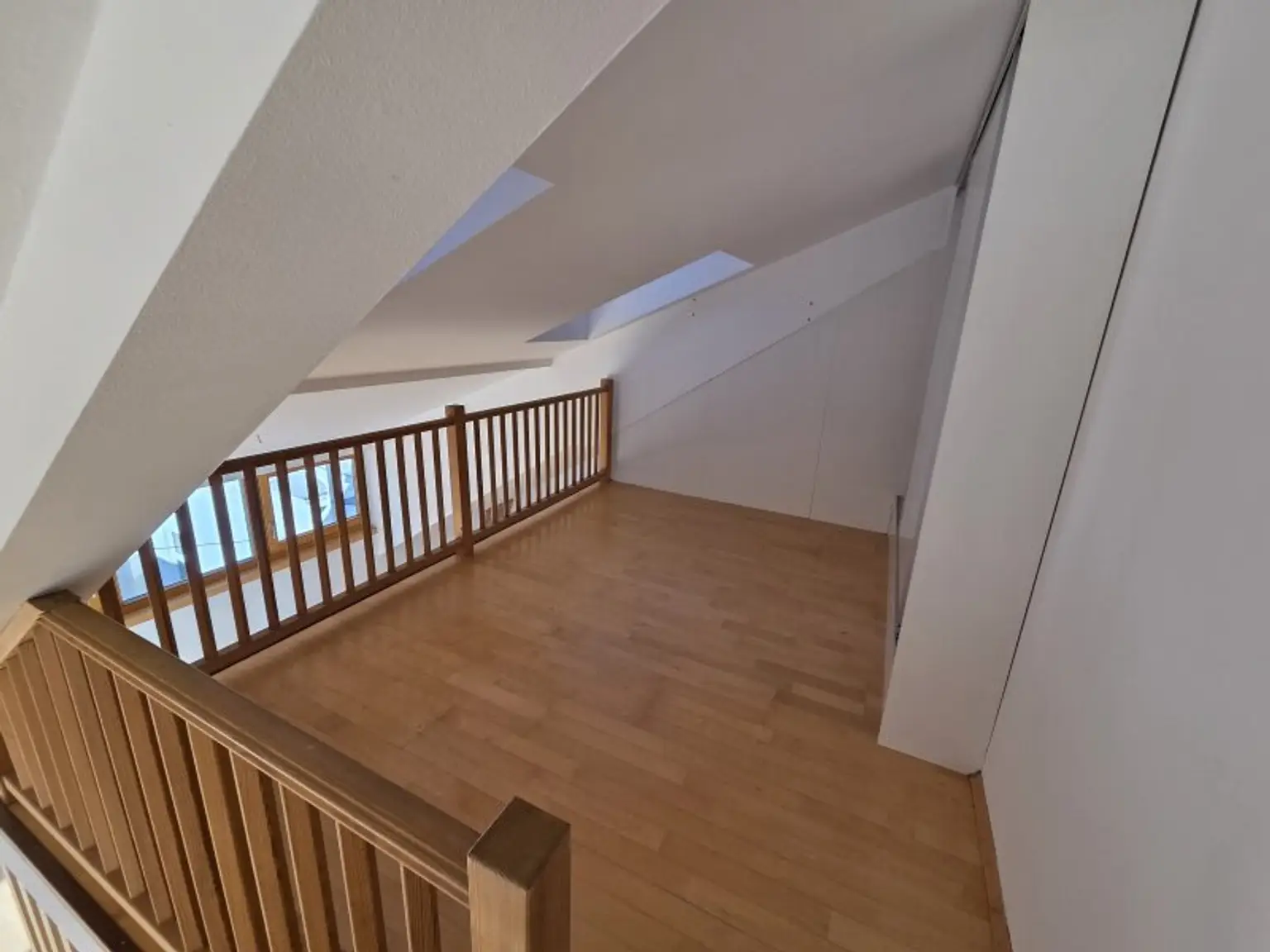 Atelierartige Dachgeschoss - Loftwohnung mit Terrasse