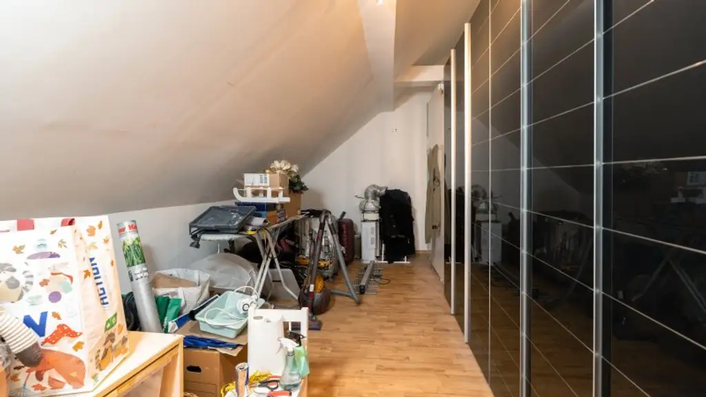 Paradies-Liebhaber aufgepasst! Detailreiches Ein oder Mehrfamilienhaus!