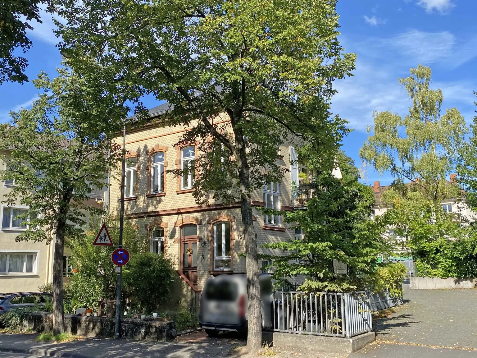 Straßenansicht
