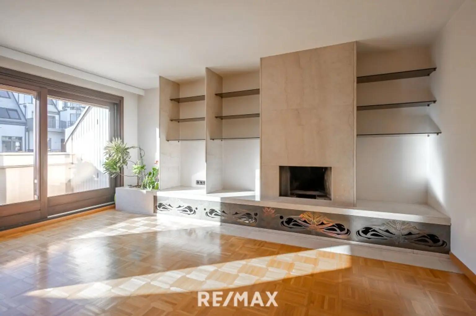 Wohnzimmer mit Kamin