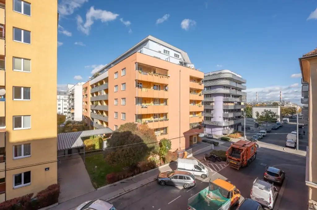 ++NEU++ 3-Zimmer Altbau-Wohnung (sanierungsbedürftig) mit viel Potenzial!