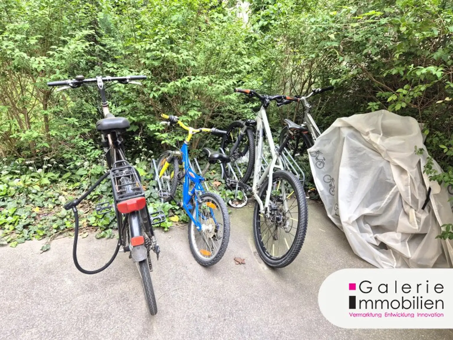 Fahrradabstellplatz im Hof